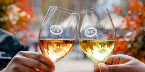 Williamsburg Winery Tasting Room & Bar 1