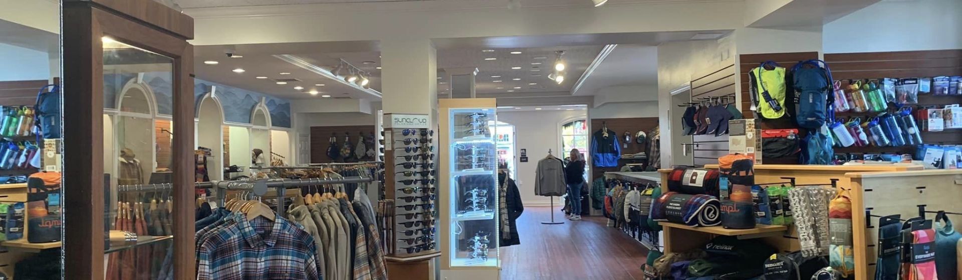 Walkabout Outfitter 1